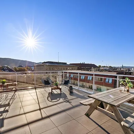 Top-floor Gem With Views Апартаменти Берген